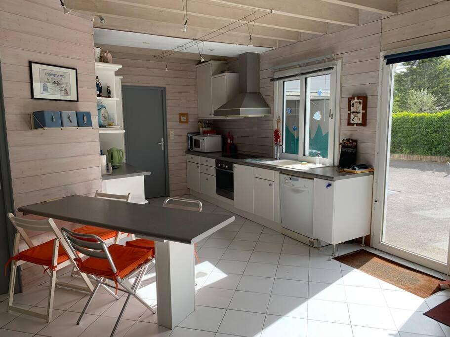 Maison En Bois Avec Vue Sur Etang De Sandun